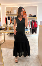 Load image into Gallery viewer, BLACK TIERED MAXI DRESS
