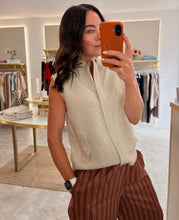 Load image into Gallery viewer, ZIP UP KNIT GILET - oatmeal
