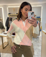 Load image into Gallery viewer, PASTEL V-NECK ARGYLE KNIT WITH SHIRT COLLAR DETAIL - pink/camel
