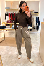 Load image into Gallery viewer, EVERYDAY COMFORT JOGGERS - taupe
