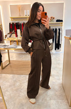 Load image into Gallery viewer, ZIP UP TRACKSUIT - brown
