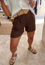 Load image into Gallery viewer, LINEN BLEND BELTED SHORTS- brown
