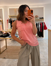 Load image into Gallery viewer, EVERYDAY POCKET VEST pink
