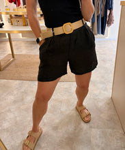Load image into Gallery viewer, LINEN BLEND BELTED SHORTS - black
