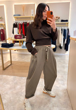 Load image into Gallery viewer, EVERYDAY COMFORT JOGGERS - taupe
