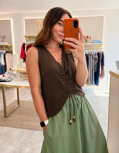 Load image into Gallery viewer, RUCHED V-NECK CREPE SLEEVELESS TOP - brown
