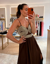 Load image into Gallery viewer, BROWN CONTRAST BODICE MAXI DRESS
