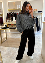 Load image into Gallery viewer, CHECKED FUNNEL NECK JACKET - black
