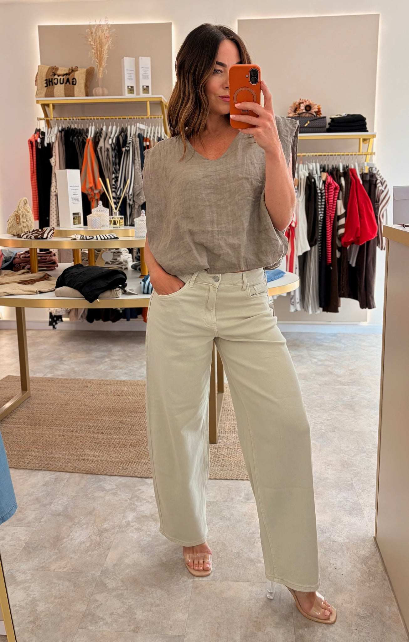 Load image into Gallery viewer, BUBBLE HEM LINEN TOP- mocha
