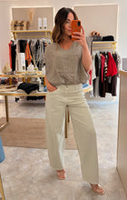 Load image into Gallery viewer, BUBBLE HEM LINEN TOP- mocha
