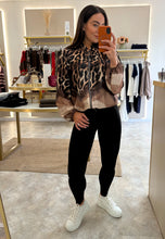 Load image into Gallery viewer, BLACK ENERGY LEGGINGS
