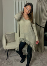 Load image into Gallery viewer, STONE TASSEL OVERSIZED KNIT
