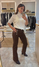 Load image into Gallery viewer, WHITE 1/2 SLEEVE FINE KNIT
