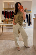 Load image into Gallery viewer, COTTON SHOULDER PAD TWIST TEE - olive
