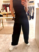 Load image into Gallery viewer, RELAXED JOGGER STYLE TROUSER - black
