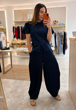 Load image into Gallery viewer, FLUTTER SLEEVE FLAT KNIT CARDIGAN - navy
