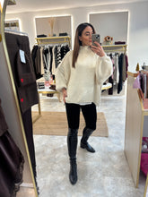 Load image into Gallery viewer, OVERSIZED KNIT -cream
