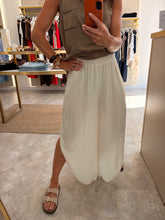 Load image into Gallery viewer, CREAM SHIRRED WAISTBAND SPLIT TROUSERS
