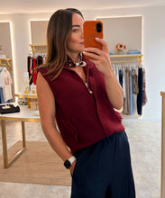 Load image into Gallery viewer, ZIP UP KNIT GILET - burgundy
