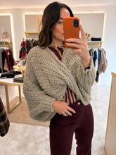 Load image into Gallery viewer, REVERSIBLE WOOL BLEND TWIST CHUNKY KNIT  -latte
