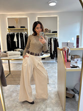 Load image into Gallery viewer, TAUPE LACE BODYTOP
