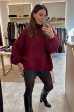 Load image into Gallery viewer, OVERSIZED KNIT - Burgundy
