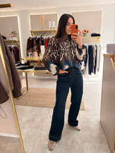 Load image into Gallery viewer, SATIN LEOPARD BOMBER JACKET - navy
