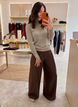 Load image into Gallery viewer, BASIC FINE KNIT JUMPER WITH BUTTON DETAIL - oatmeal
