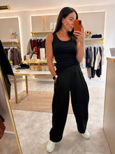 Load image into Gallery viewer, RELAXED JOGGER STYLE TROUSER - black
