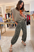 Load image into Gallery viewer, CUFFED ANKLE ANIMAL PRINT JOGGER
