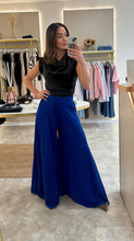 Load image into Gallery viewer, BLACK SATIN DRAPE FRONT TOP
