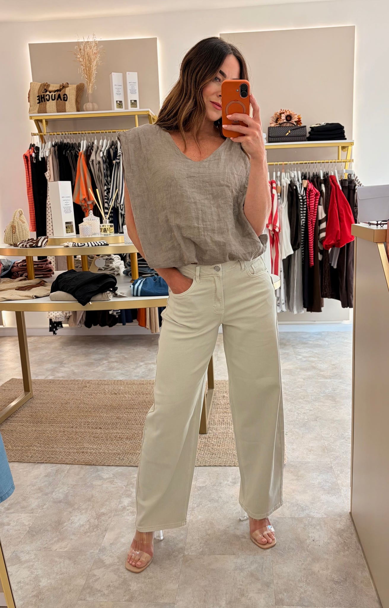 Load image into Gallery viewer, BUBBLE HEM LINEN TOP- mocha