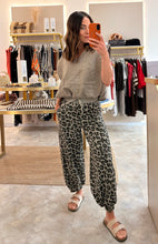 Load image into Gallery viewer, CUFFED ANKLE ANIMAL PRINT JOGGER
