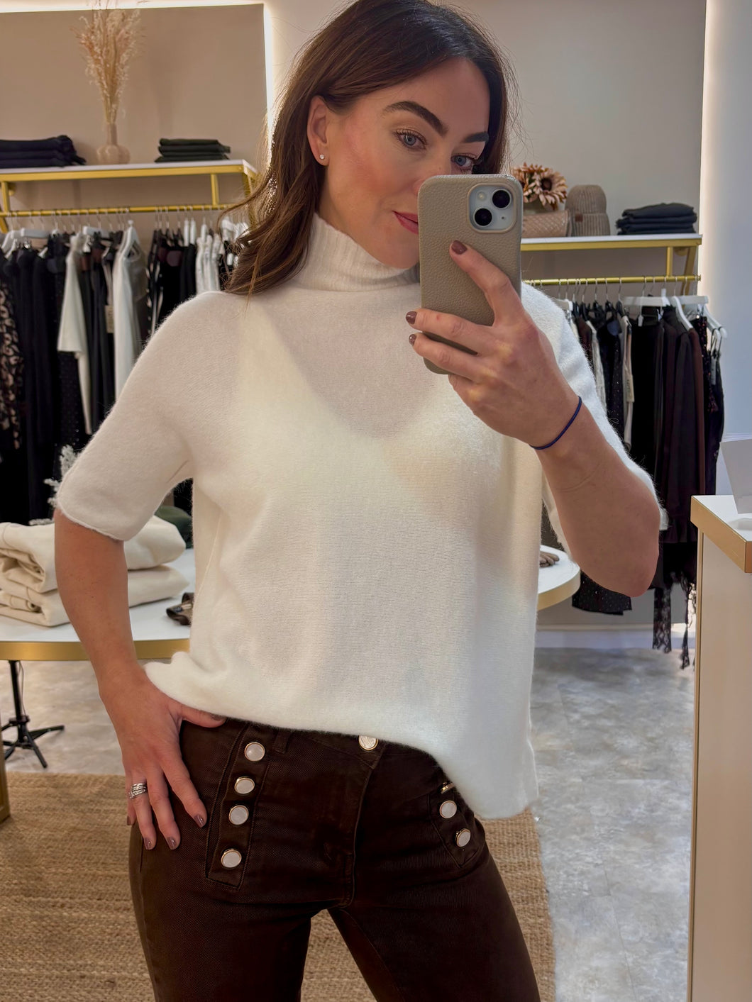 WHITE 1/2 SLEEVE FINE KNIT