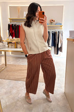 Load image into Gallery viewer, ZIP UP KNIT GILET - oatmeal
