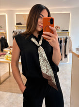 Load image into Gallery viewer, BLACK LINEN LOOK DETACHABLE SCARF COORD
