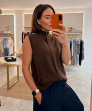 Load image into Gallery viewer, ZIP UP KNIT GILET - brown
