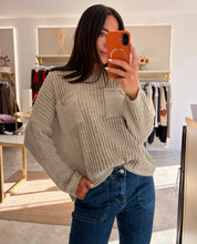 Load image into Gallery viewer, RIBBED KNIT JUMPER WITH BUTTON POCKETS beige
