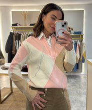 Load image into Gallery viewer, PASTEL V-NECK ARGYLE KNIT WITH SHIRT COLLAR DETAIL - pink/camel
