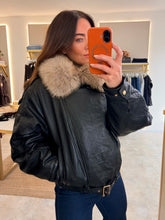 Load image into Gallery viewer, BLACK FAUX FUR TRIM BOMBER JACKET
