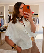 Load image into Gallery viewer, WHITE LINEN BLEND FRILL BLOUSE
