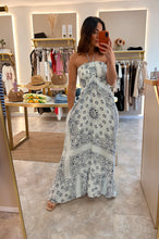 Load image into Gallery viewer, WHITE/NAVY CHEESECLOTH PAISLEY DRESS

