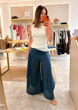 Load image into Gallery viewer, COTTON/LINEN BLEND WIDE LEG FLOATY TROUSERS - navy
