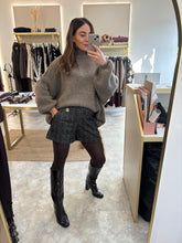 Load image into Gallery viewer, CHECK SOFT SHORTS WOTH BELT
