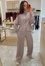 Load image into Gallery viewer, ZIP UP TRACKSUIT - oatmeal
