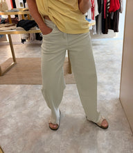 Load image into Gallery viewer, STONE BARREL LEG JEANS
