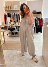 Load image into Gallery viewer, BALLOON STYLE SUMMER JUMPSUIT - mink
