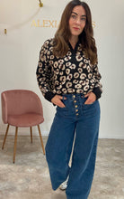 Load image into Gallery viewer, THE LEOARD COLLAR KNIT
