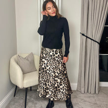 Load image into Gallery viewer, LEOPARD PRINT SATIN SKIRT
