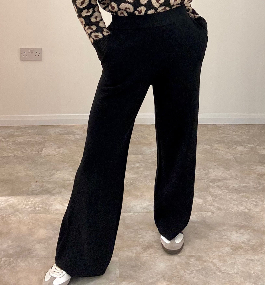 RELAXED KNIT TROUSER (with pockets)